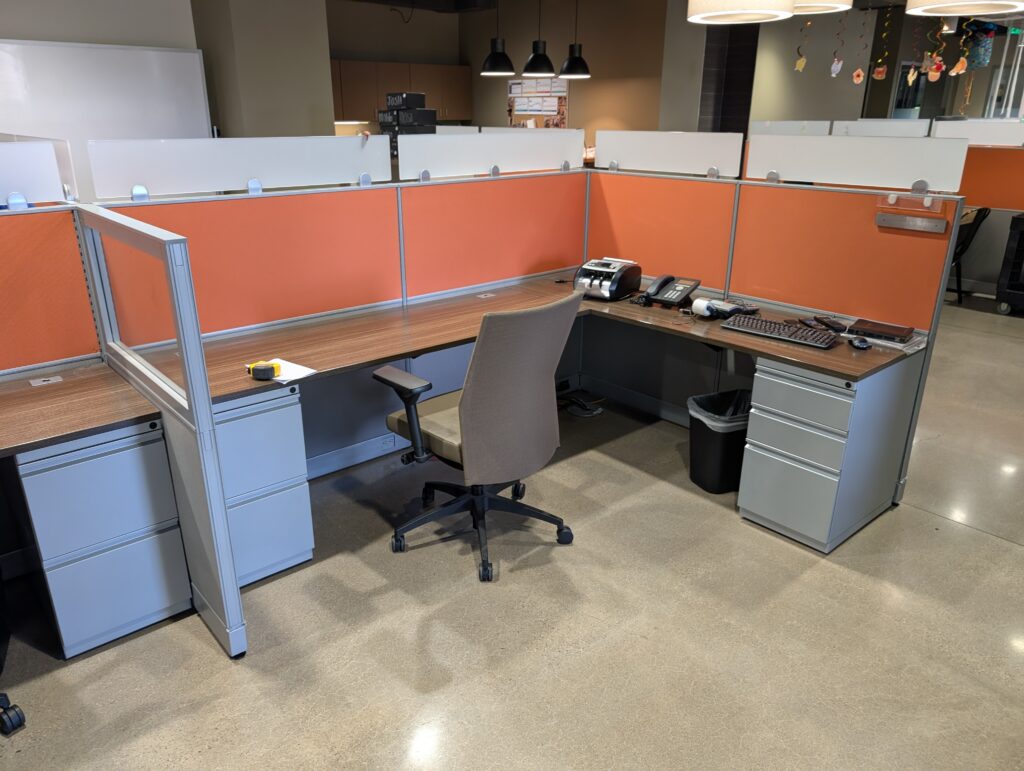 Unigroup Hayworth Too 8×6